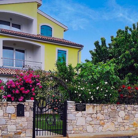 Apartman Mendula Premantura Dış mekan fotoğraf